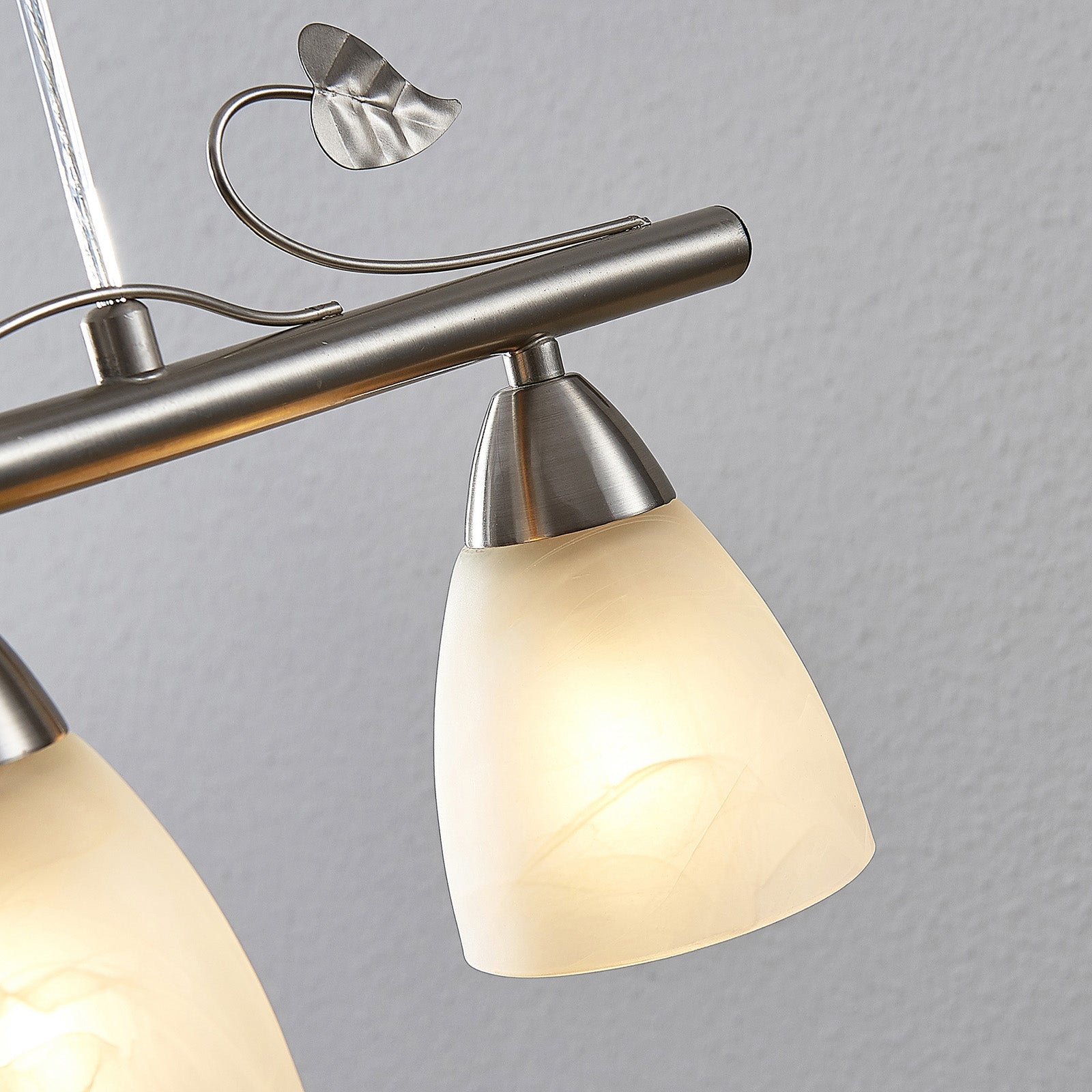 Eyrn Blatt Lineare Pendelleuchte, 4-flammig, Metall & Glas - Lumpaz