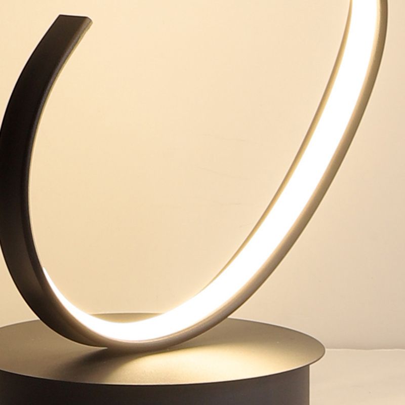 Stromlinienförmige Stehleuchte, 2 Farben, 135CM Lang - Lumpaz