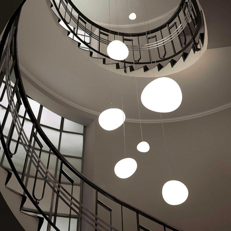 Hailie Pendelleuchte aus Glas in Eiform - Lumpaz