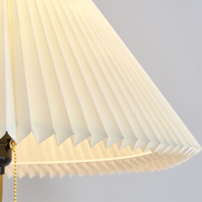 Ozawa Geometrische Plissierte Stehleuchte, Metall & Stoff, 160CM Lang - Lumpaz