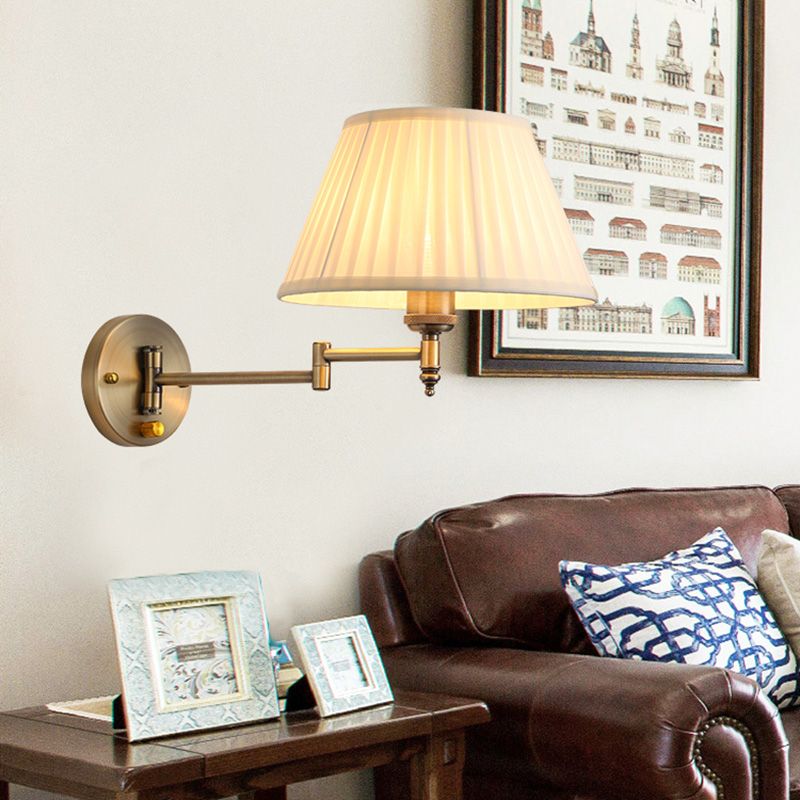 Carins Verstellbare Wandleuchte mit Falten, 2 Farben - Lumpaz