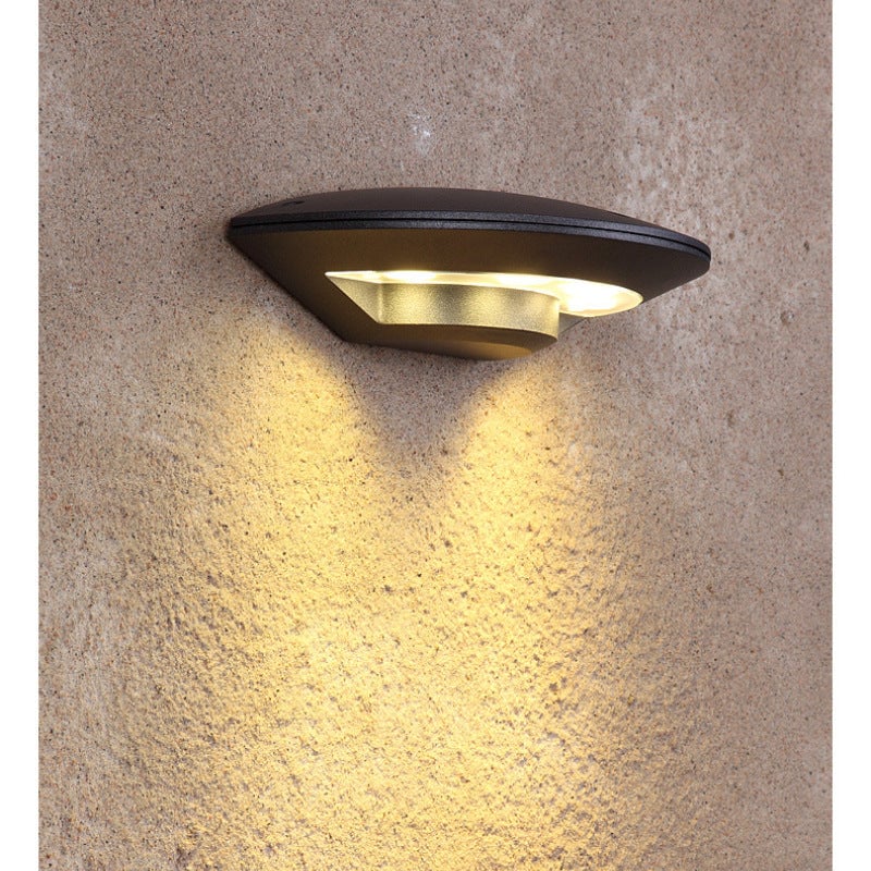 Wasserdichte Fliegende Untertasse Wandleuchte für den Außenbereich mit warmer LED - Lumpaz