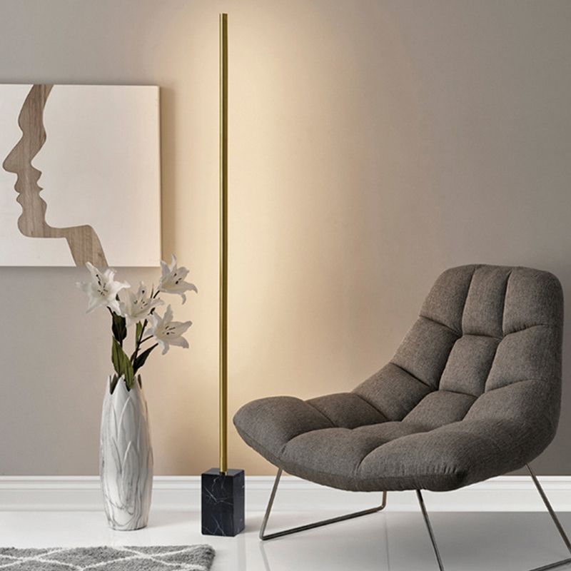 Edge Lineare Stehlampe, Metall & Marmor, 2 Farben, 165CM Lang - Lumpaz