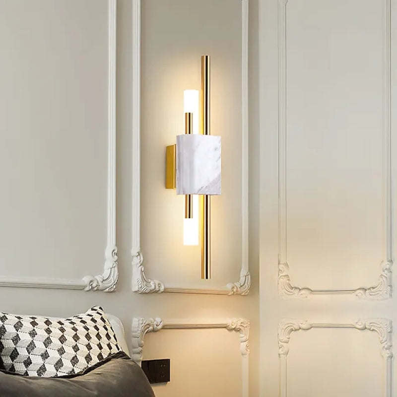 Einfache Wandlampe am Bett aus Marmor im Schlafzimmer - Lumpaz
