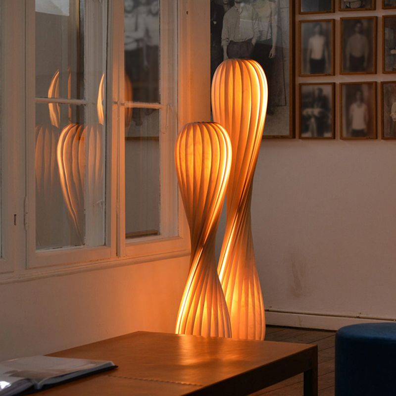 Ozawa Verdrehte Stehleuchte, Holz, 112/144CM Lang - Lumpaz