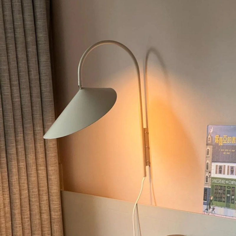Modern Arum Creative  Wall Lamp For Bedroom - Lumpaz