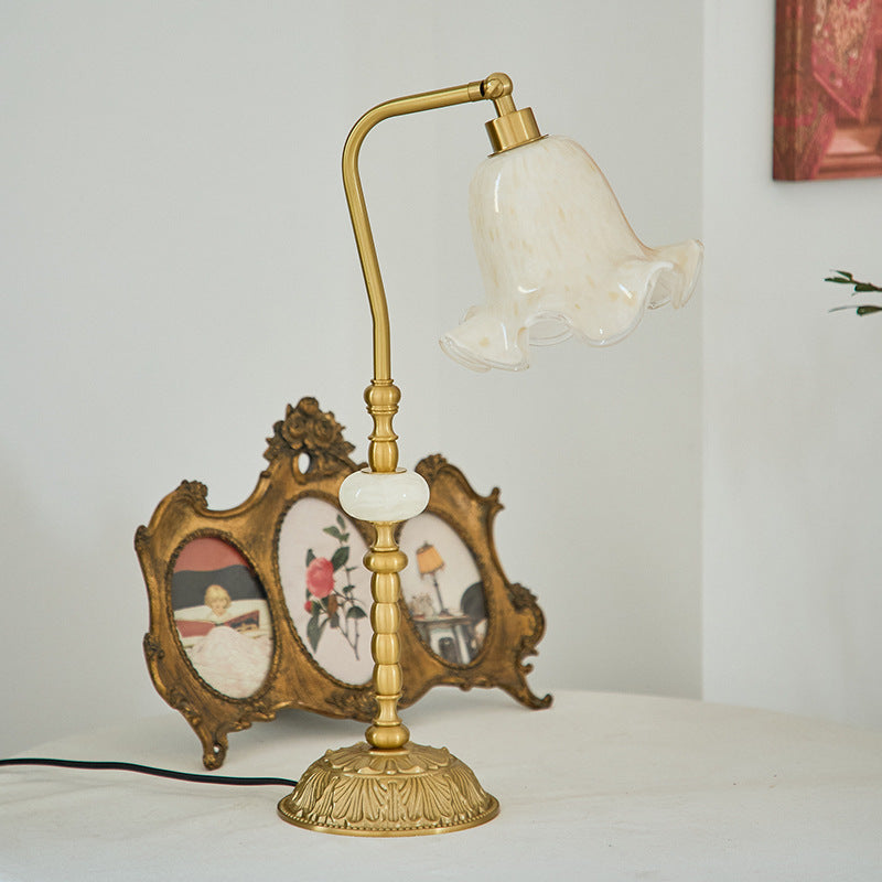 Nouveau Fashion Floral Brass Table Lamp - Lumpaz