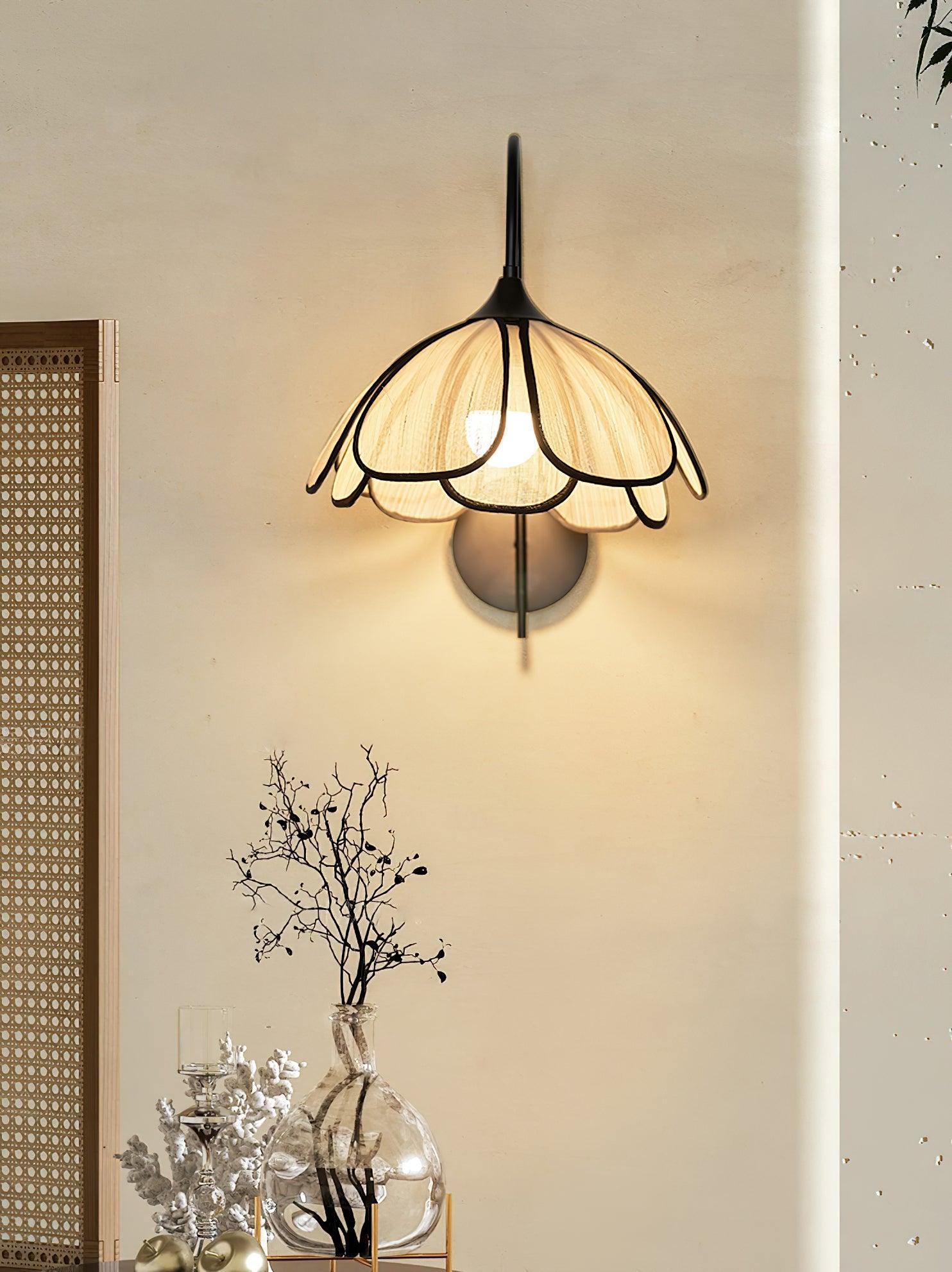 Burnt Petal Wall Lamp - Lumpaz