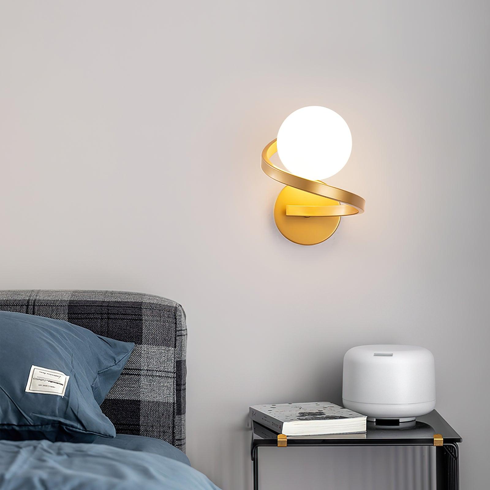 Curved Brass Wall Lamp - Lumpaz