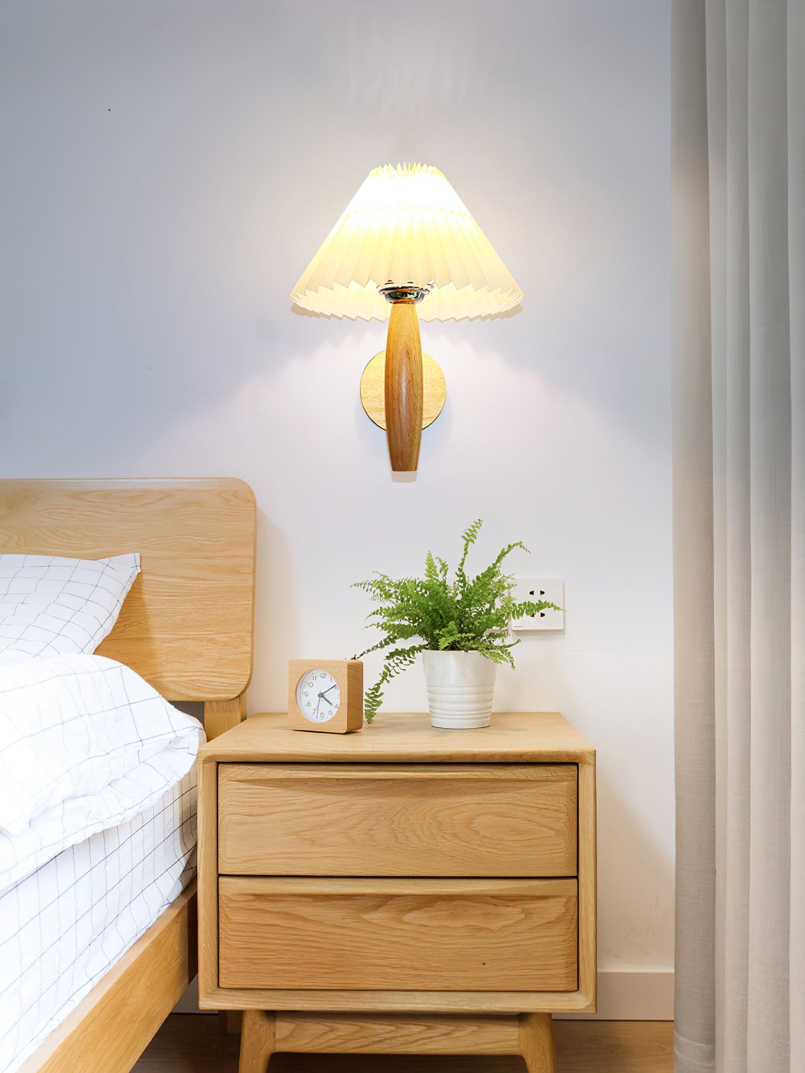 Oak Pleated Wall Light - Lumpaz