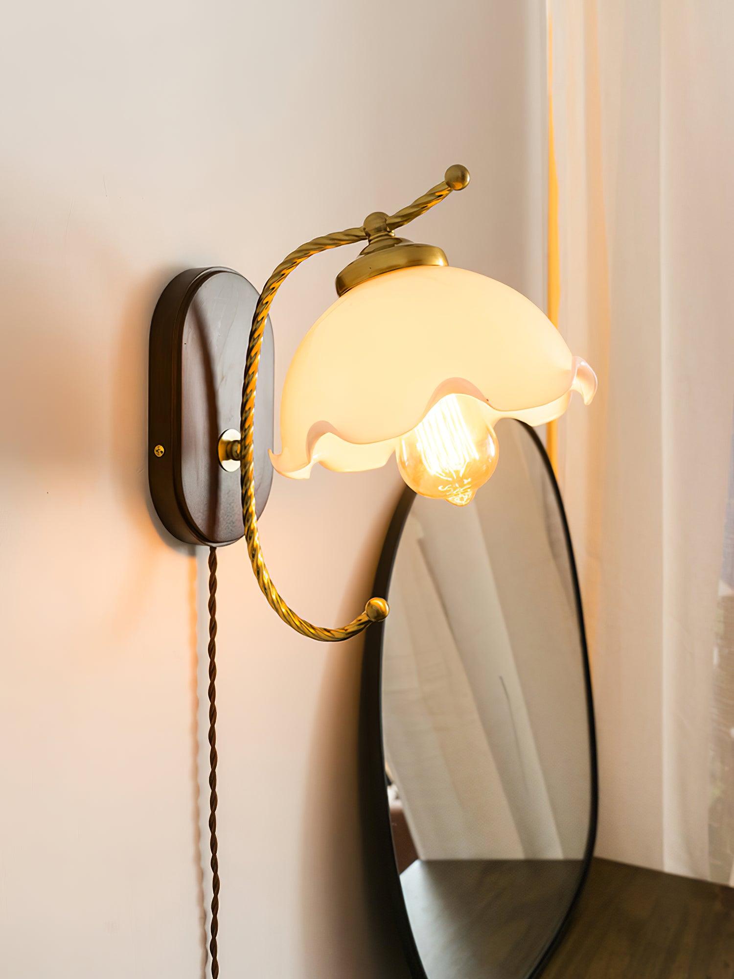 Milky Flower Wall Light - Lumpaz