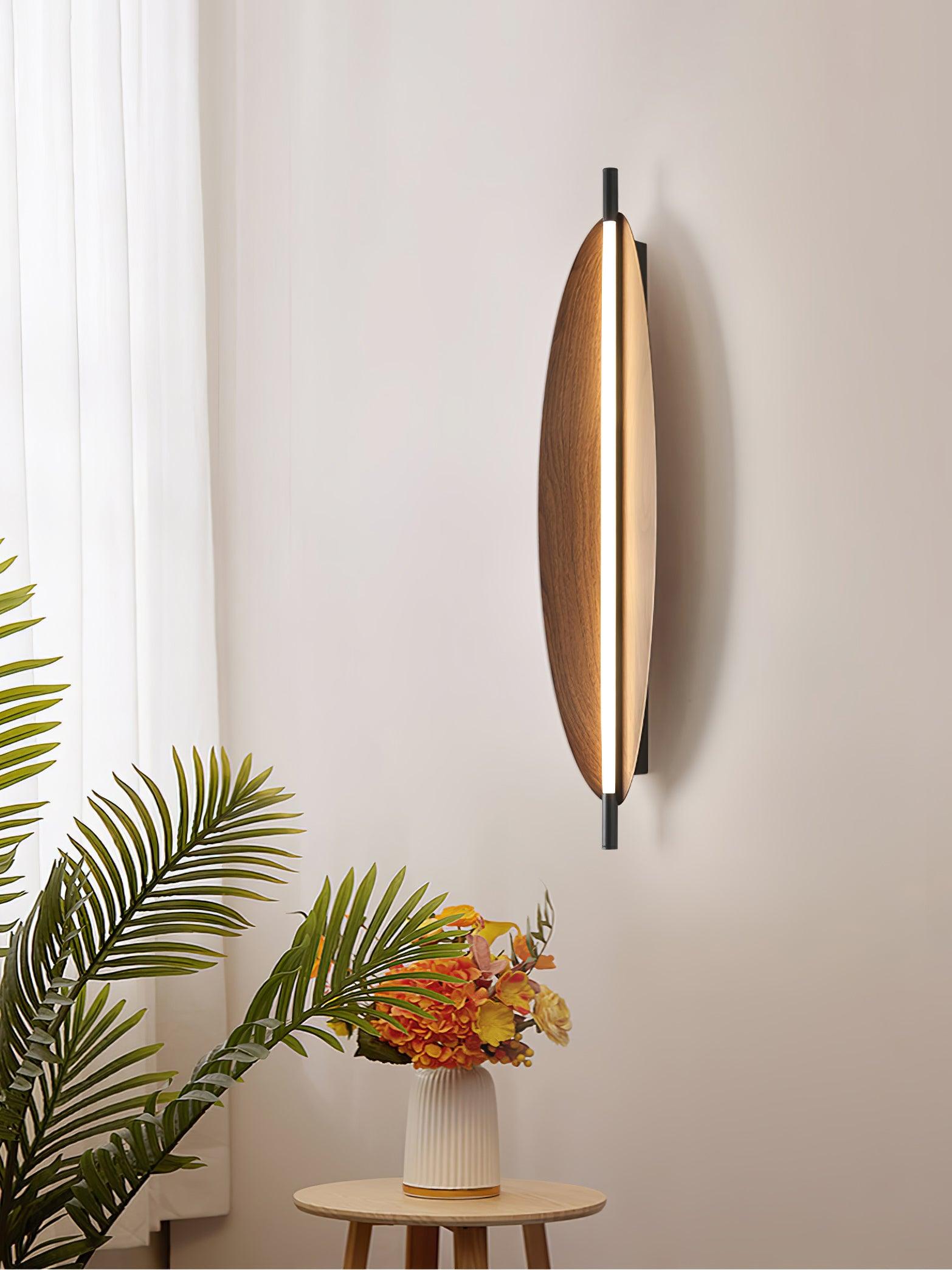 Sleek Board Sconce - Lumpaz