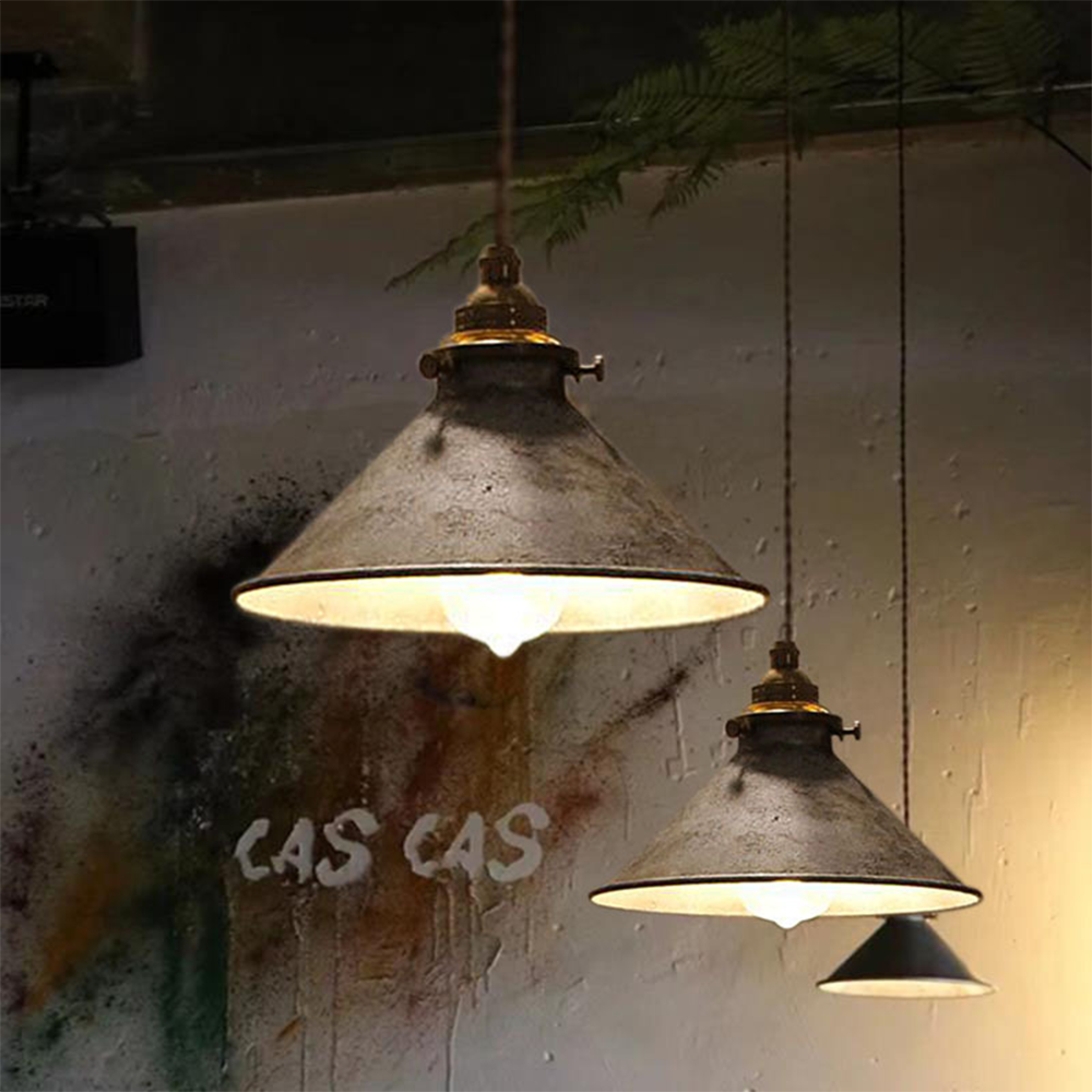 Retro Industrial Metal Fanale Pendant Light - Lumpaz