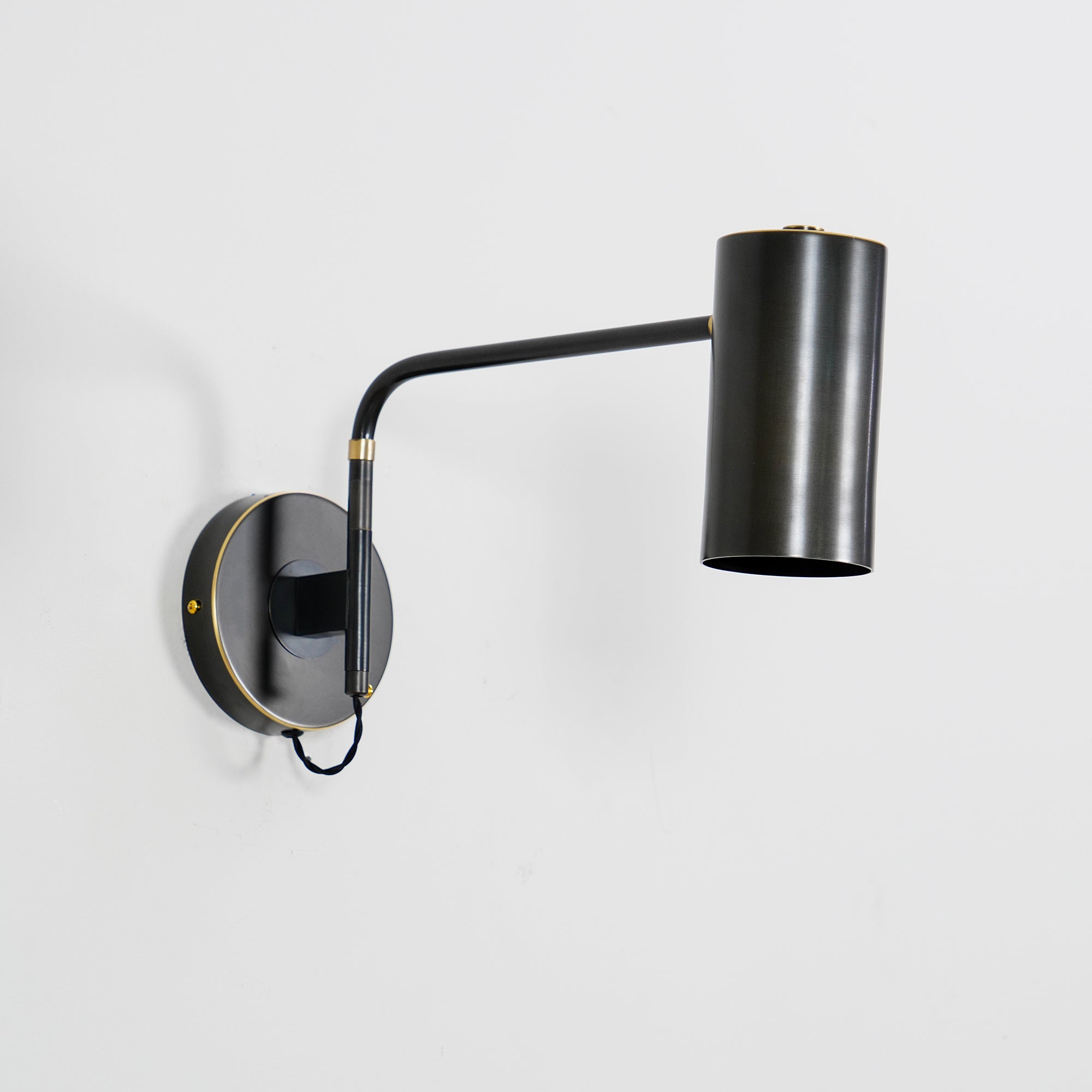 Envoy Swing Sconce - Lumpaz