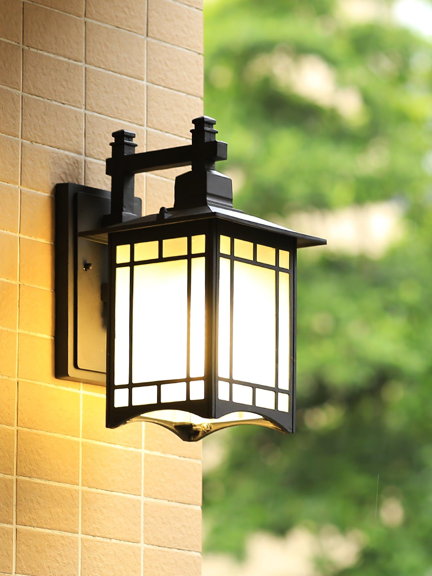 Orm House Wall Light - Lumpaz