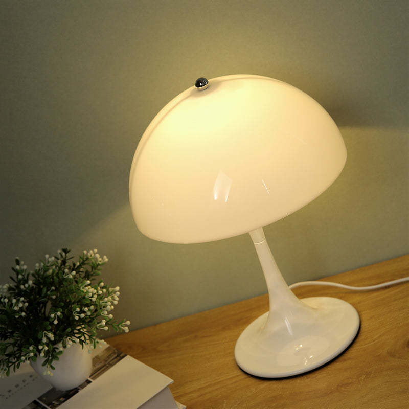 Salgado Minimalistische Tischlampe Metall, Weiß, Schlafzimmer/Wohnzimmer - Lumpaz