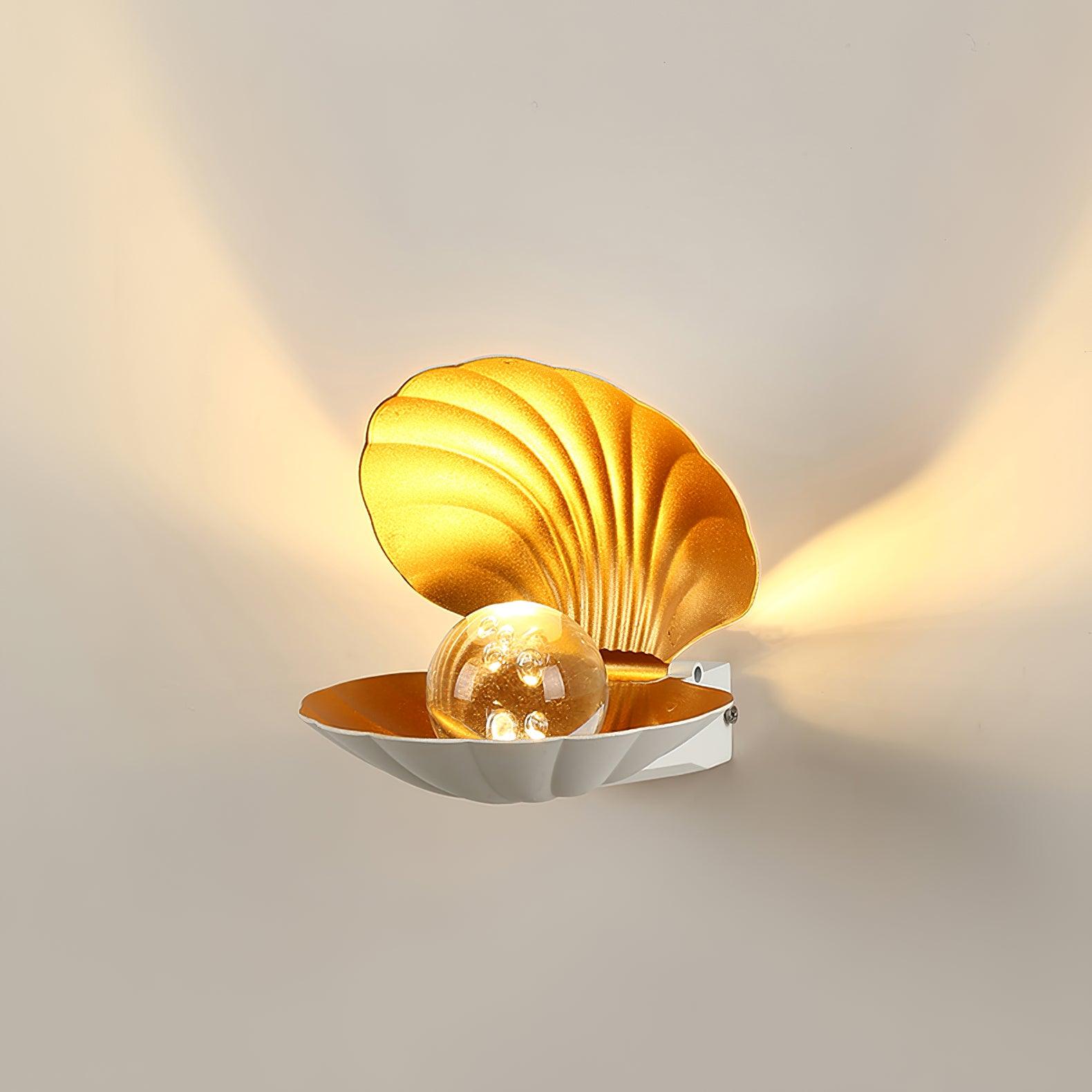 Pearl Clam Wall Light - Lumpaz