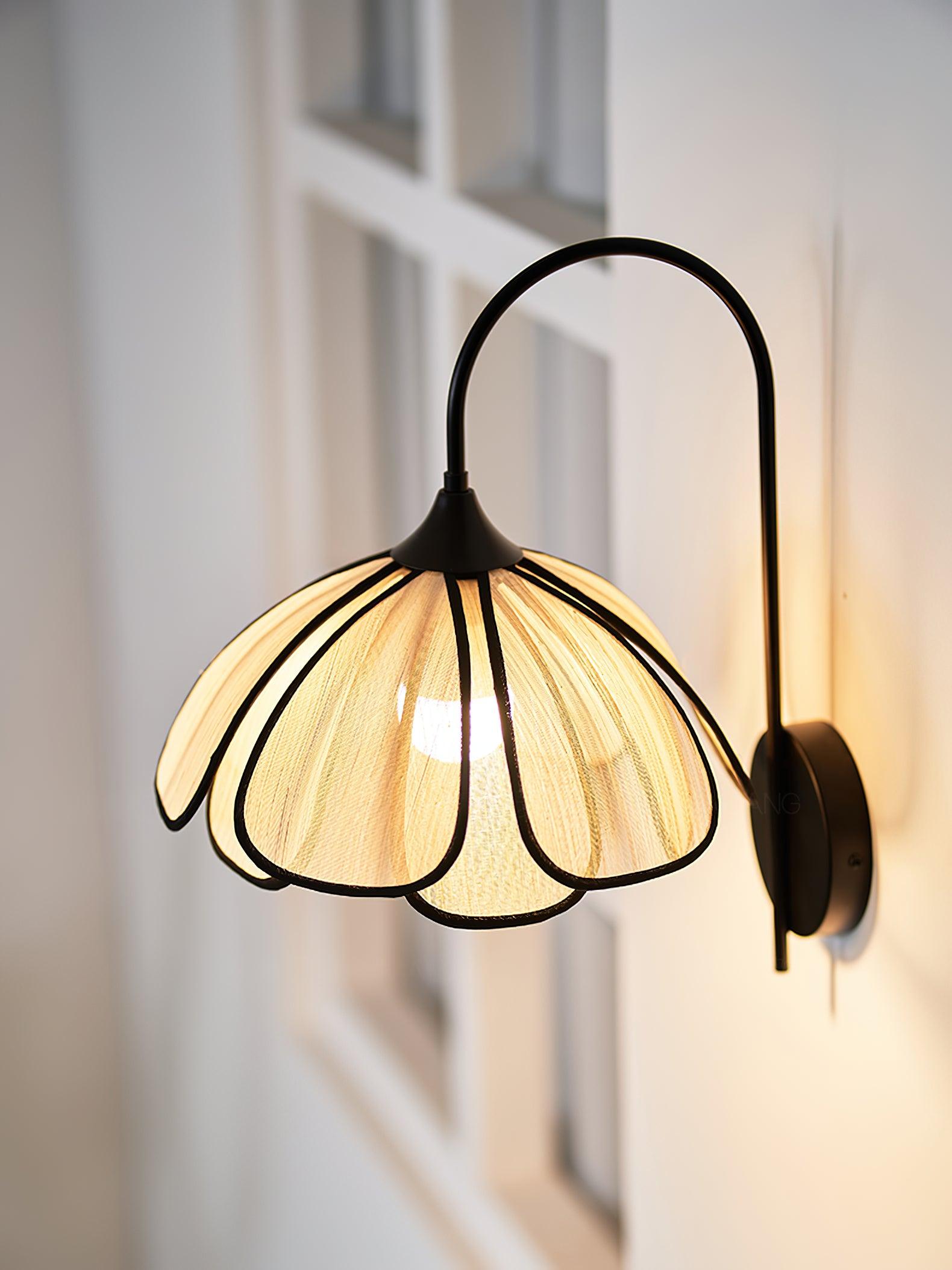 Burnt Petal Wall Lamp - Lumpaz