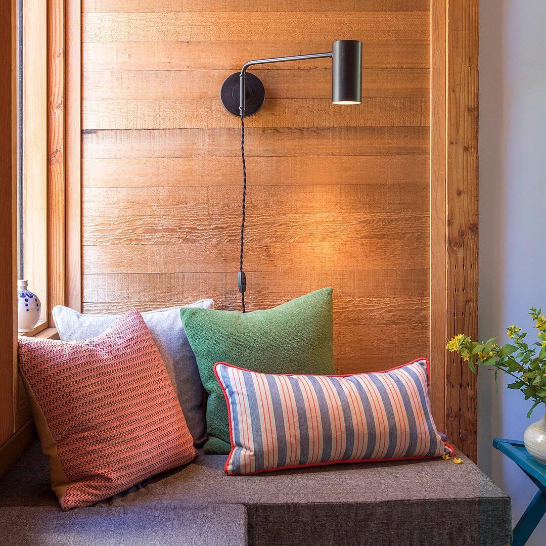 Envoy Swing Sconce - Lumpaz
