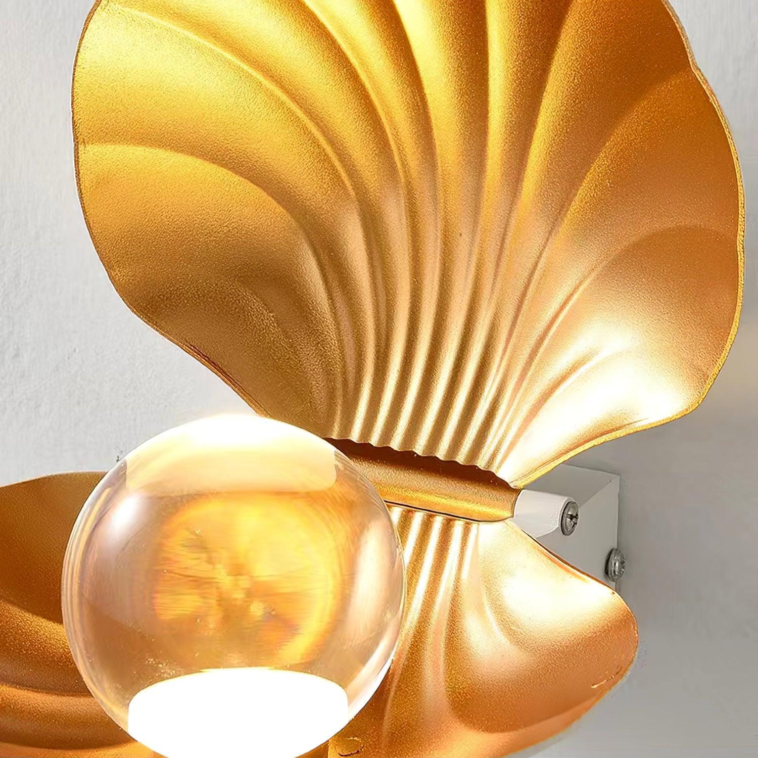 Pearl Clam Wall Light - Lumpaz