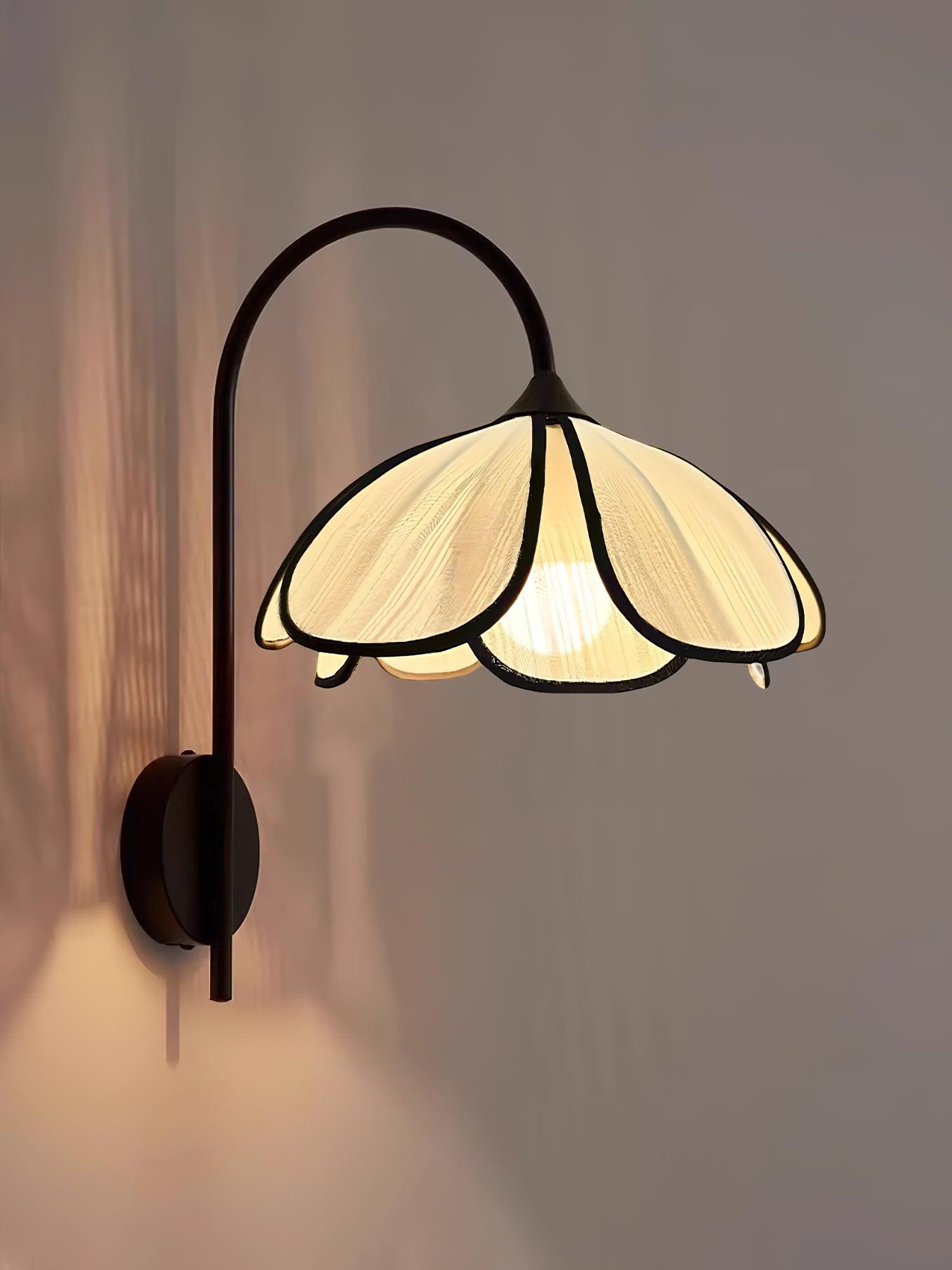 Burnt Petal Wall Lamp - Lumpaz