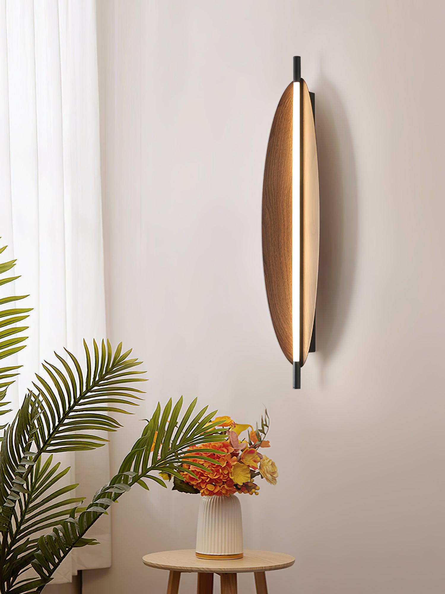 Sleek Board Sconce - Lumpaz