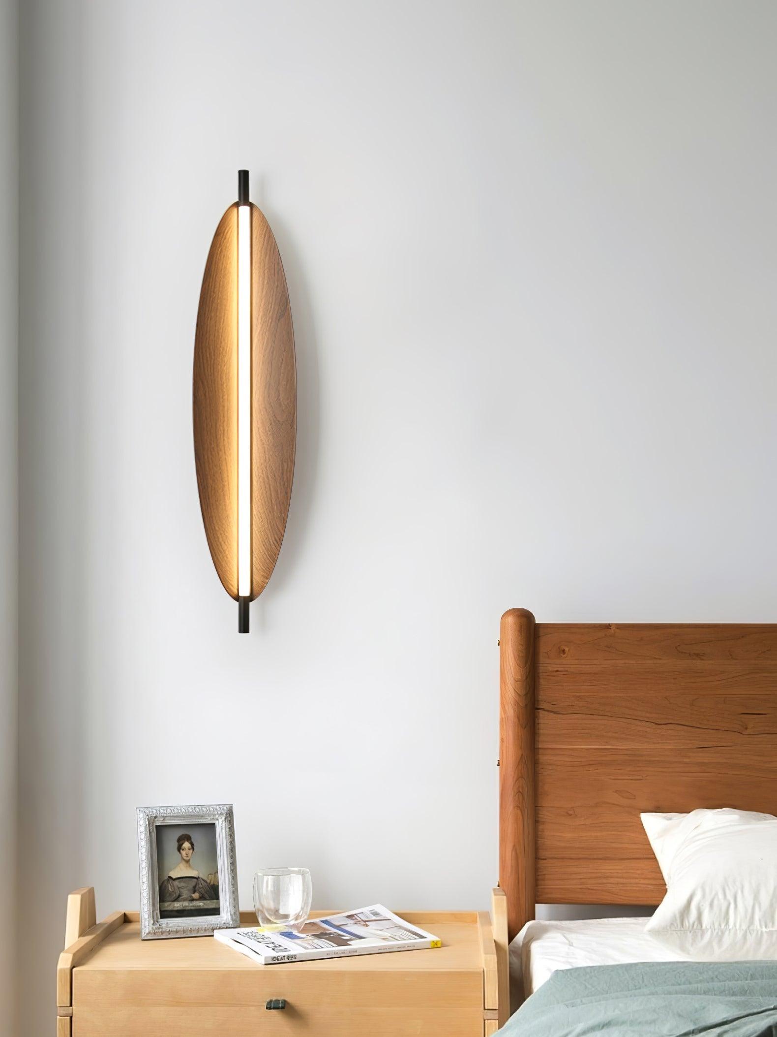 Sleek Board Sconce - Lumpaz