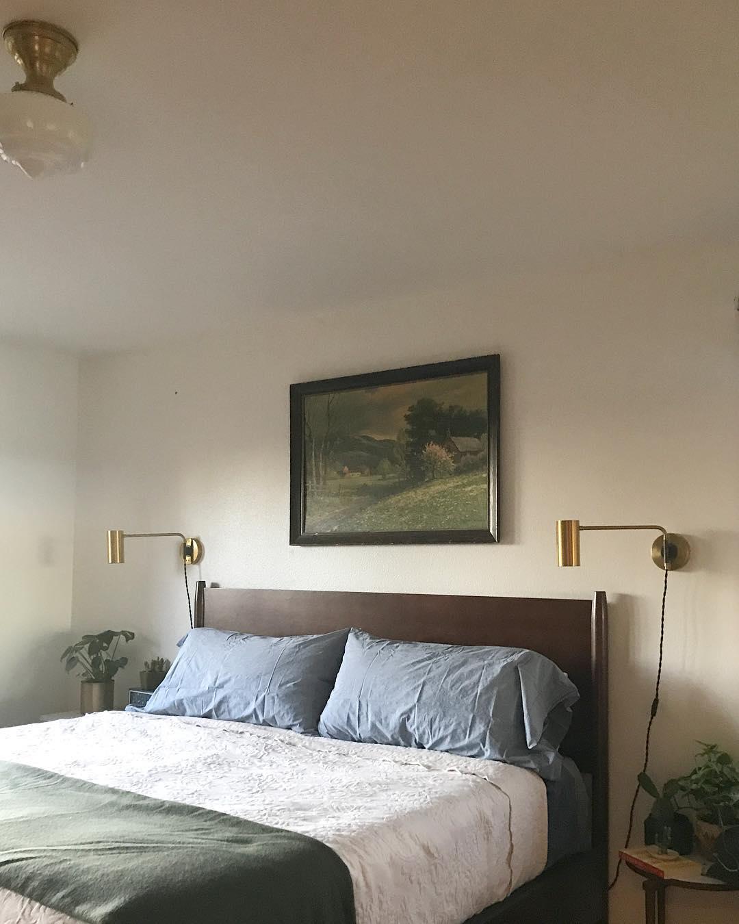 Envoy Swing Sconce - Lumpaz