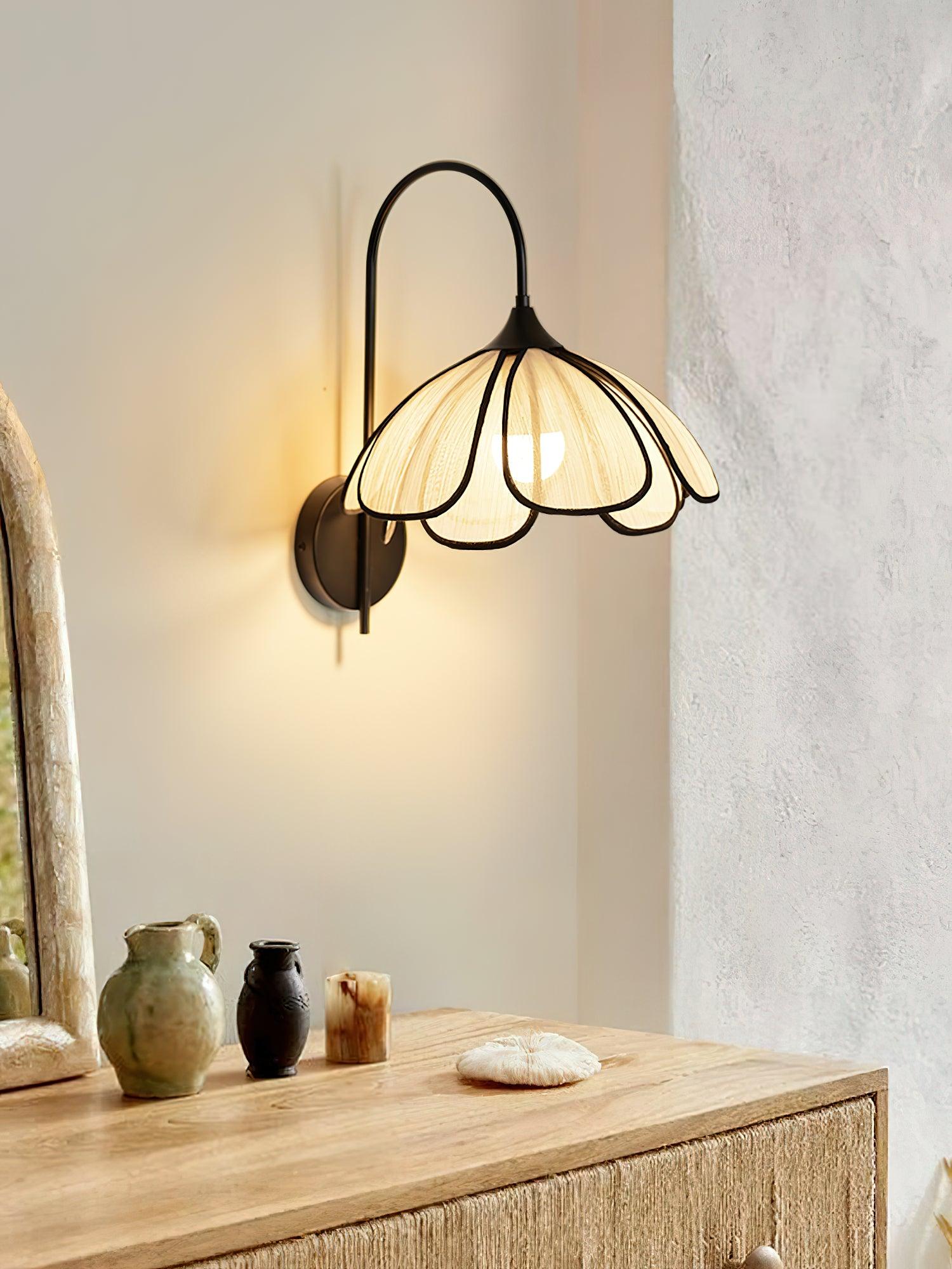 Burnt Petal Wall Lamp - Lumpaz