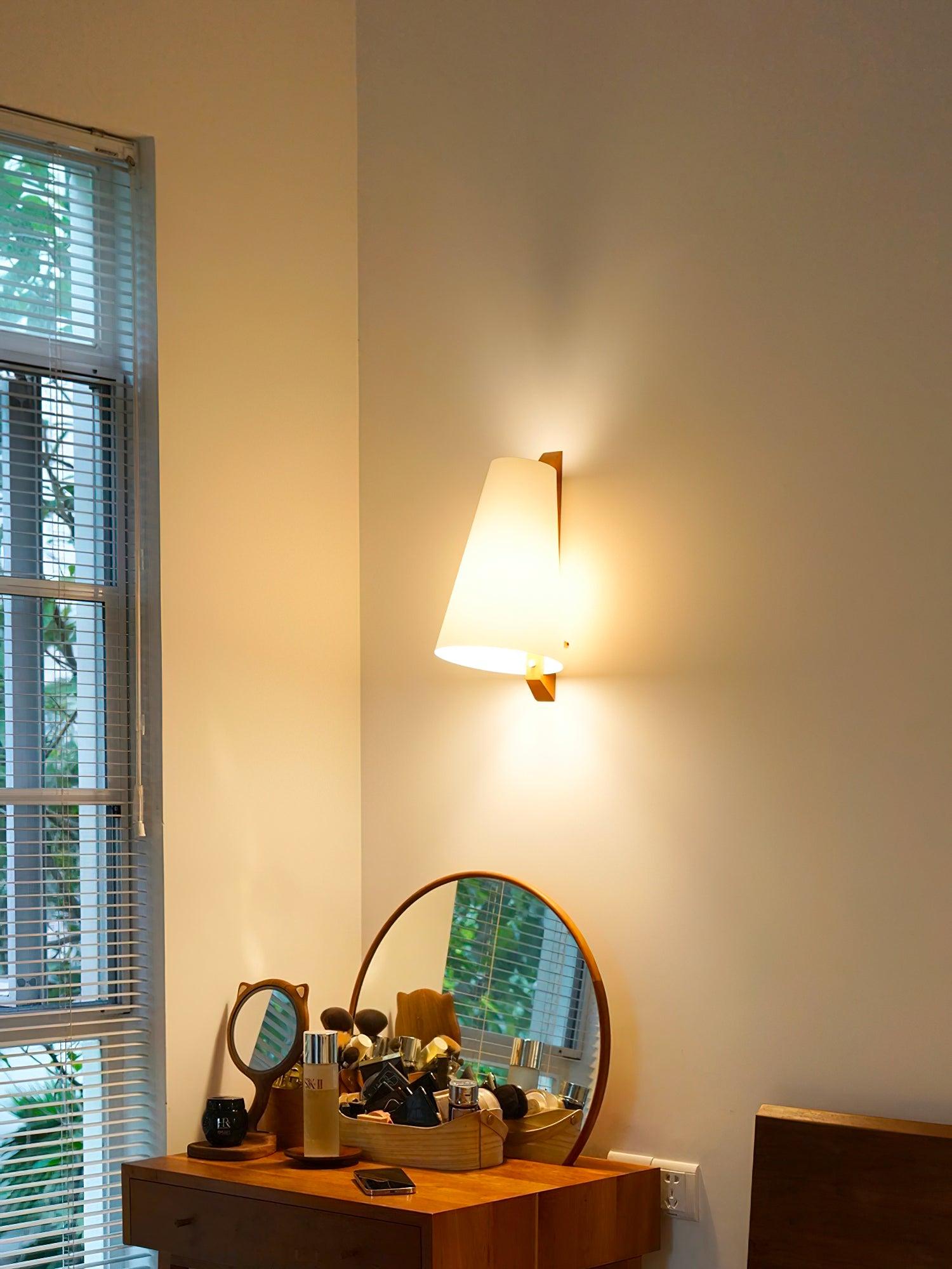 Lupe Wall Lamp - Lumpaz