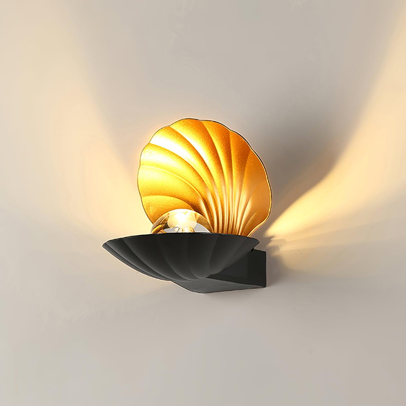 Pearl Clam Wall Light - Lumpaz