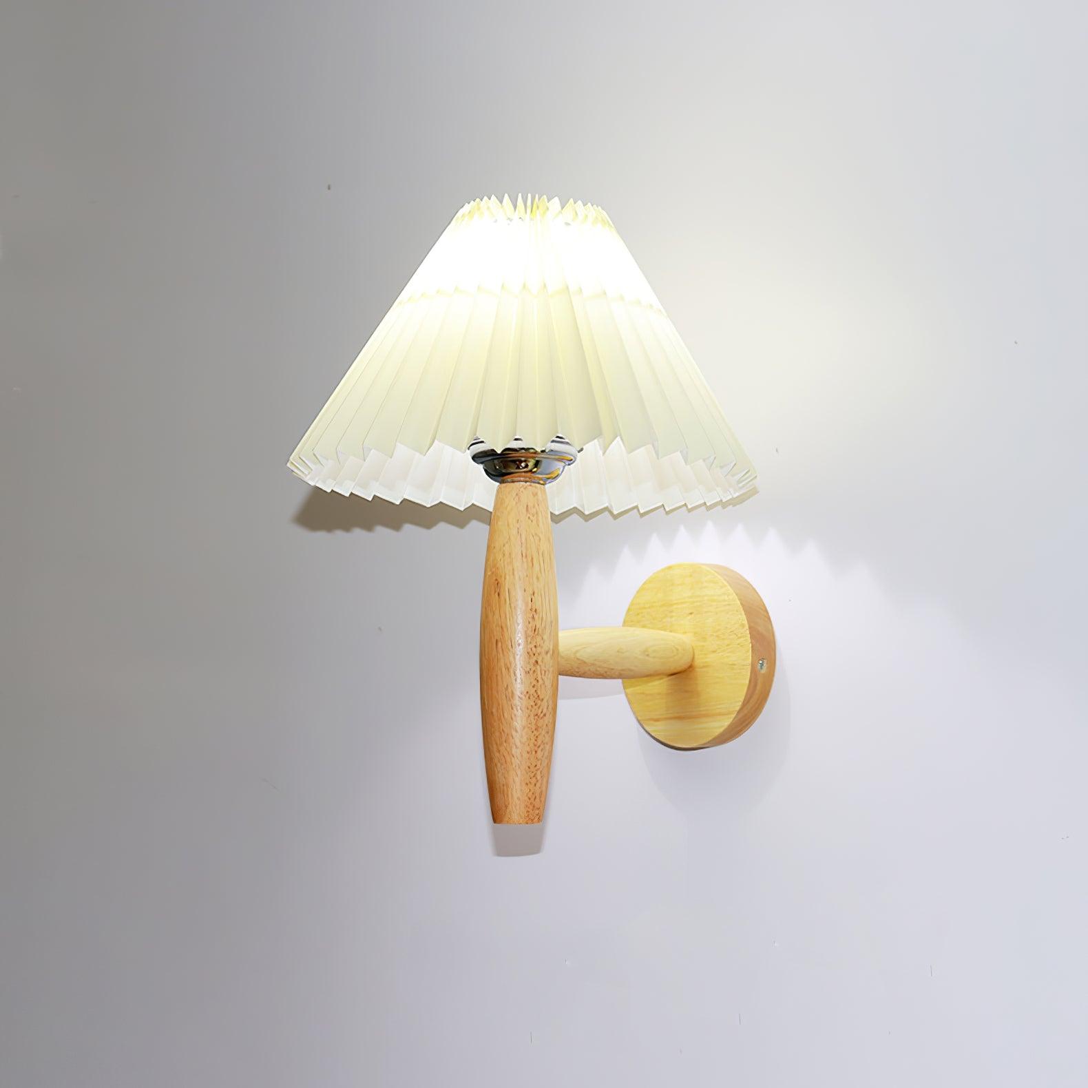 Oak Pleated Wall Light - Lumpaz