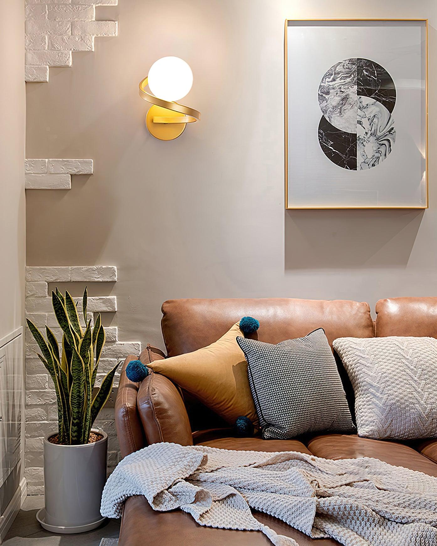 Curved Brass Wall Lamp - Lumpaz