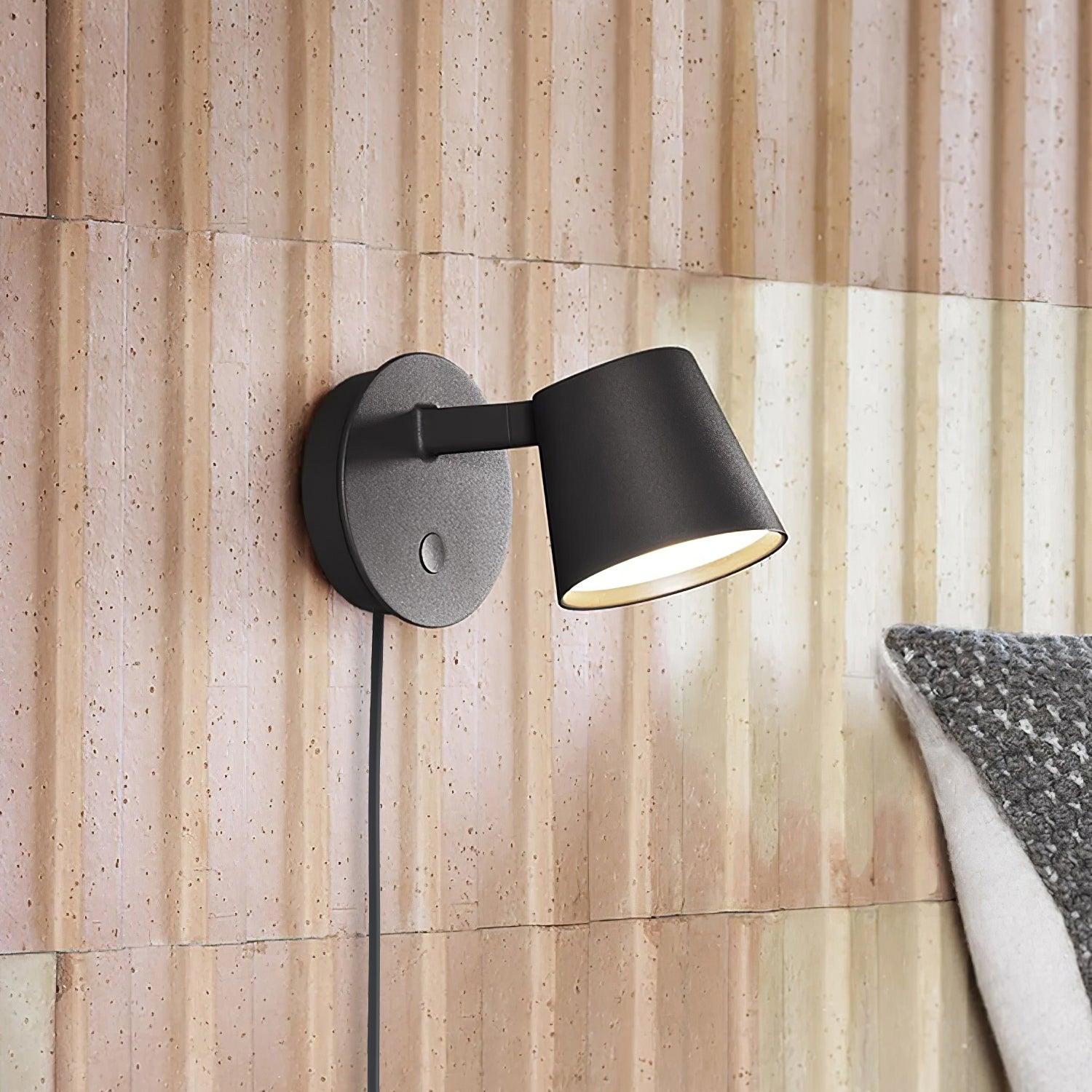 Tip Plug-In Wall Lamp - Lumpaz