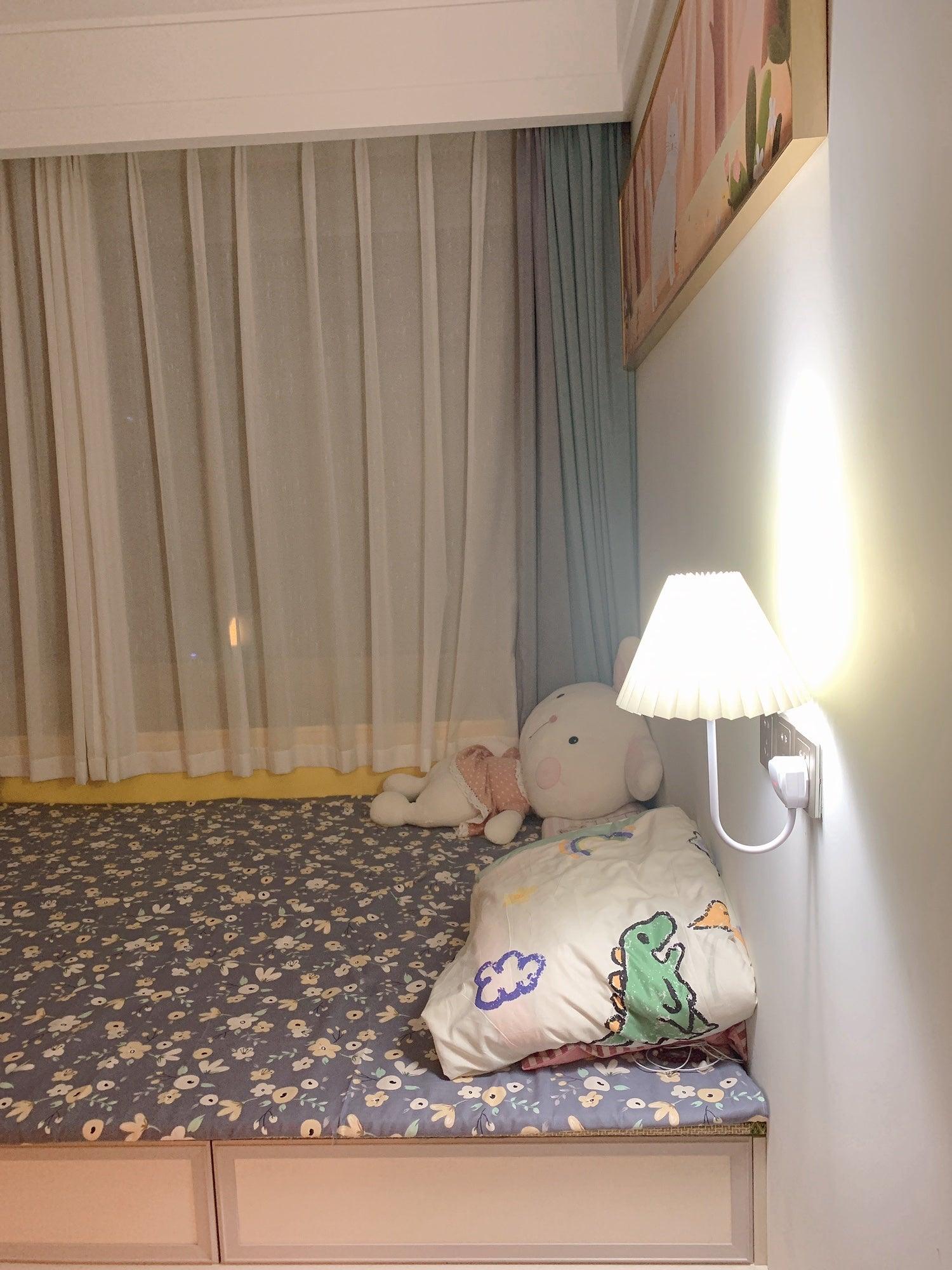 Plug-in Wall Light - Lumpaz