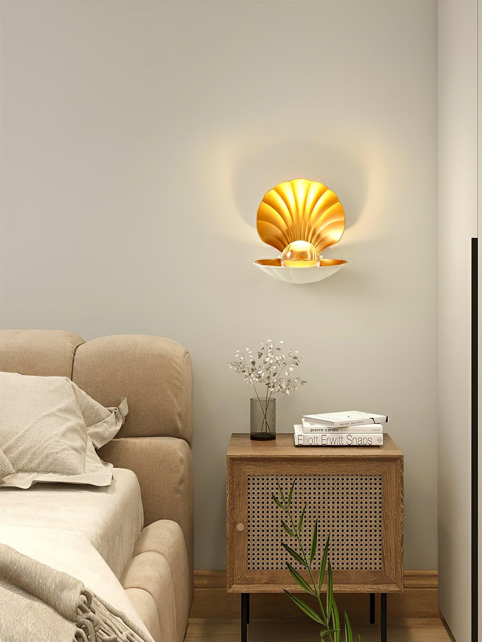 Pearl Clam Wall Light - Lumpaz