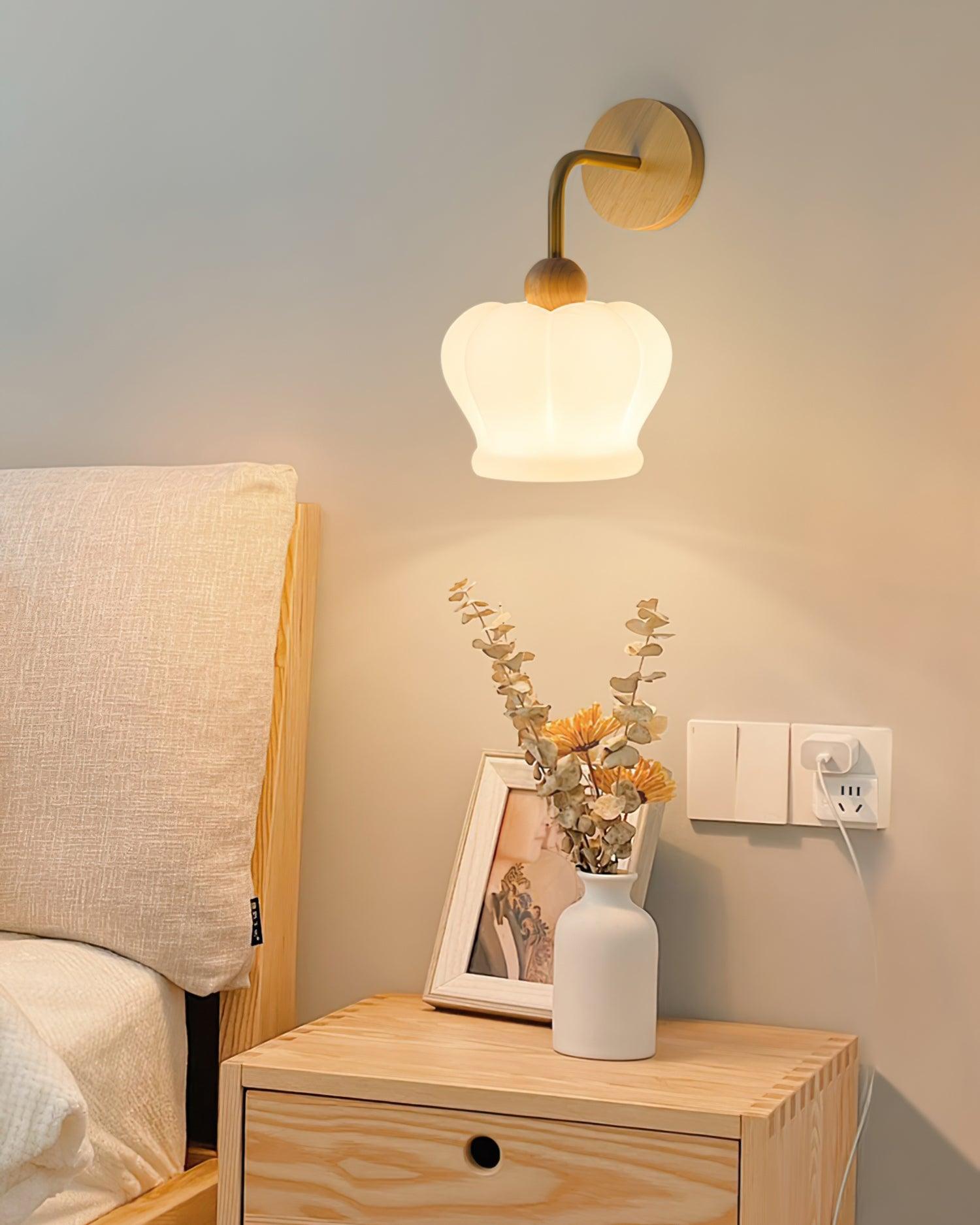 Crown Wall Lamp - Lumpaz