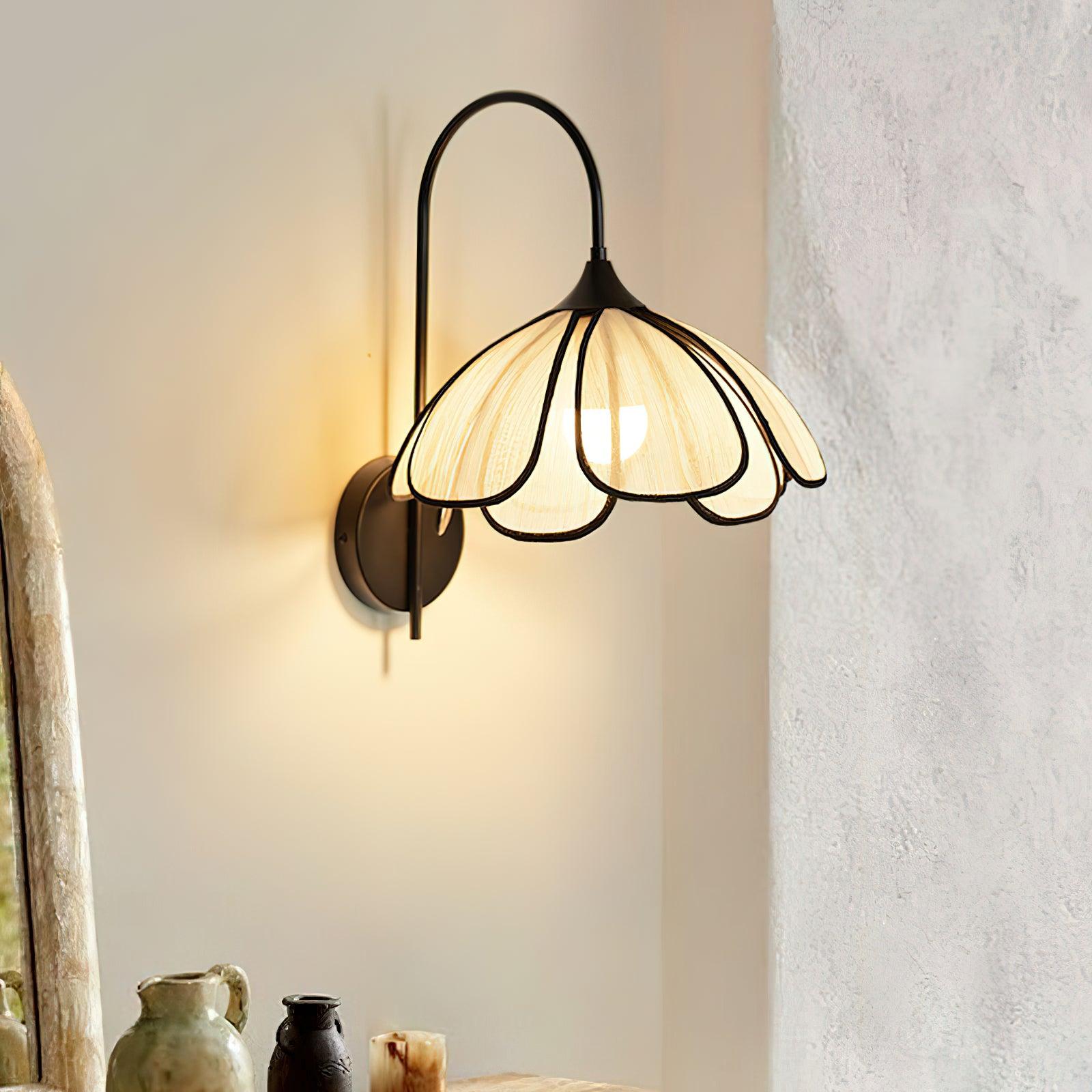 Burnt Petal Wall Lamp - Lumpaz