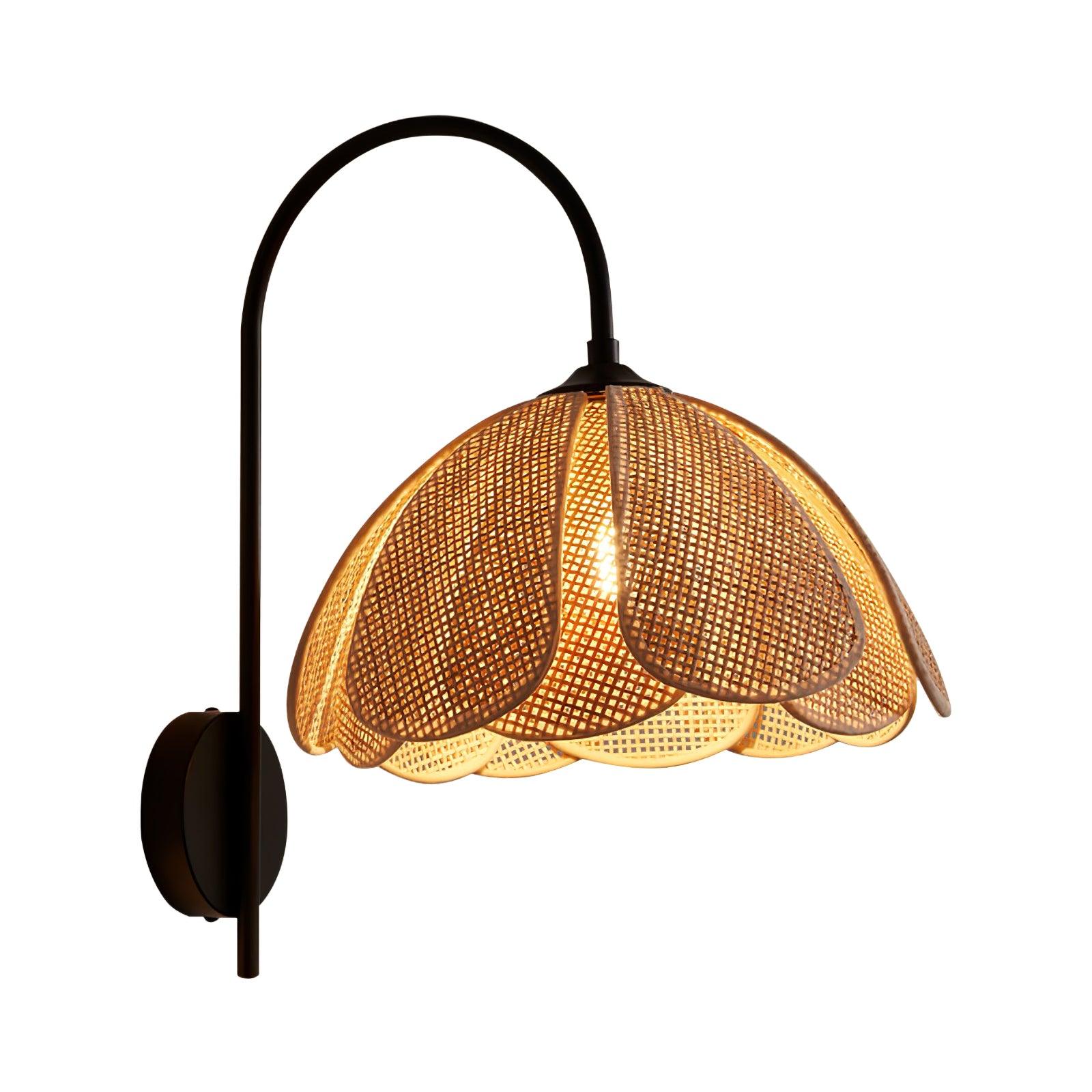 Rattan Petal Wall Lamp - Lumpaz