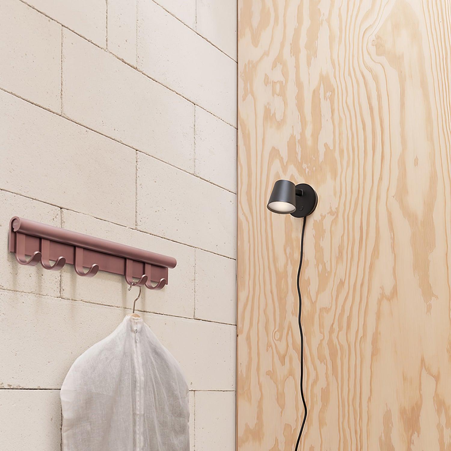 Tip Plug-In Wall Lamp - Lumpaz