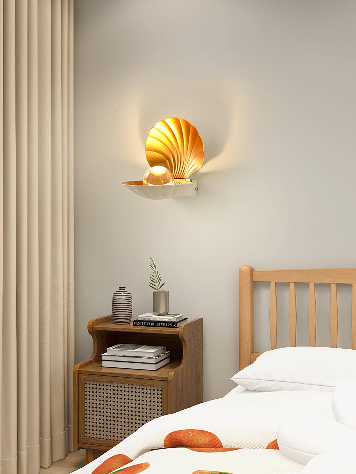 Pearl Clam Wall Light - Lumpaz