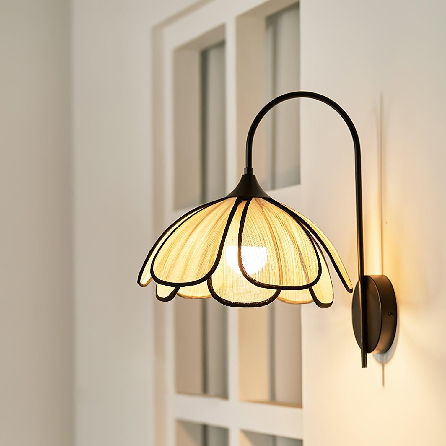 Burnt Petal Wall Lamp - Lumpaz