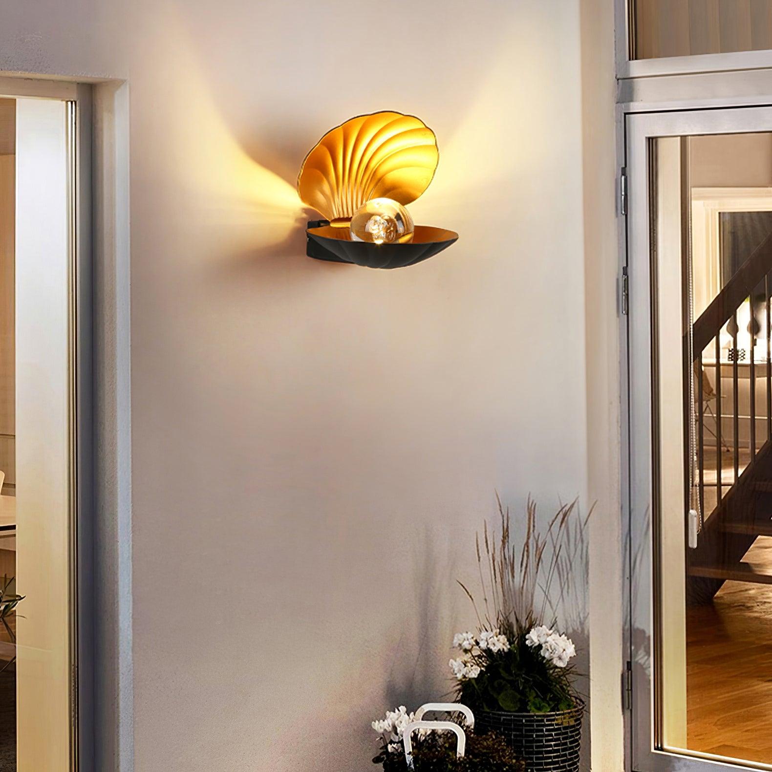 Pearl Clam Wall Light - Lumpaz