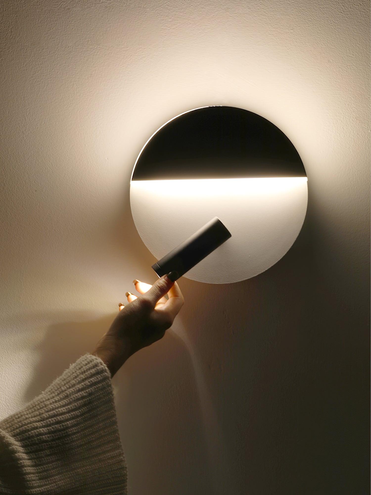 Kneeland Rotatable Wall Lamp - Lumpaz