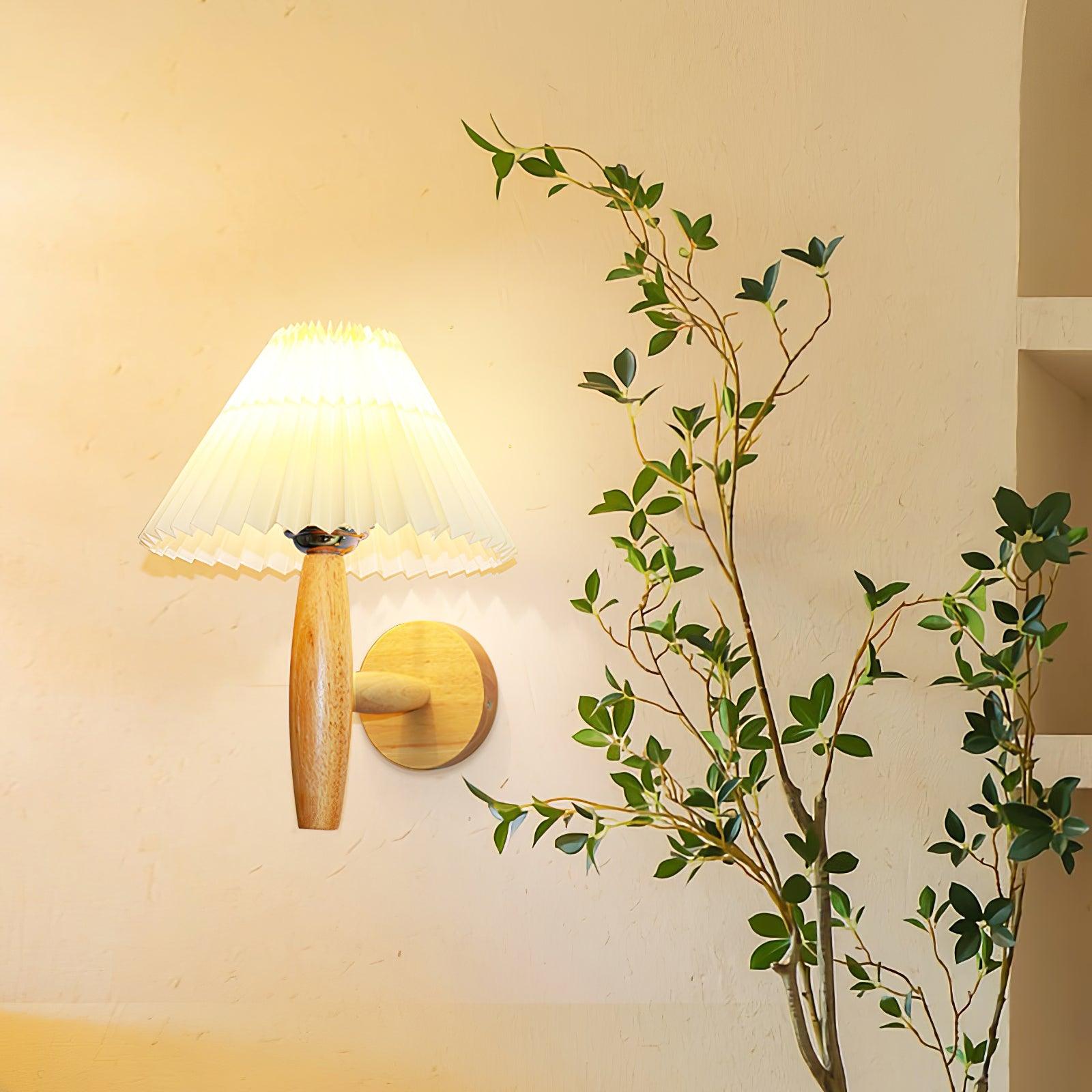 Oak Pleated Wall Light - Lumpaz