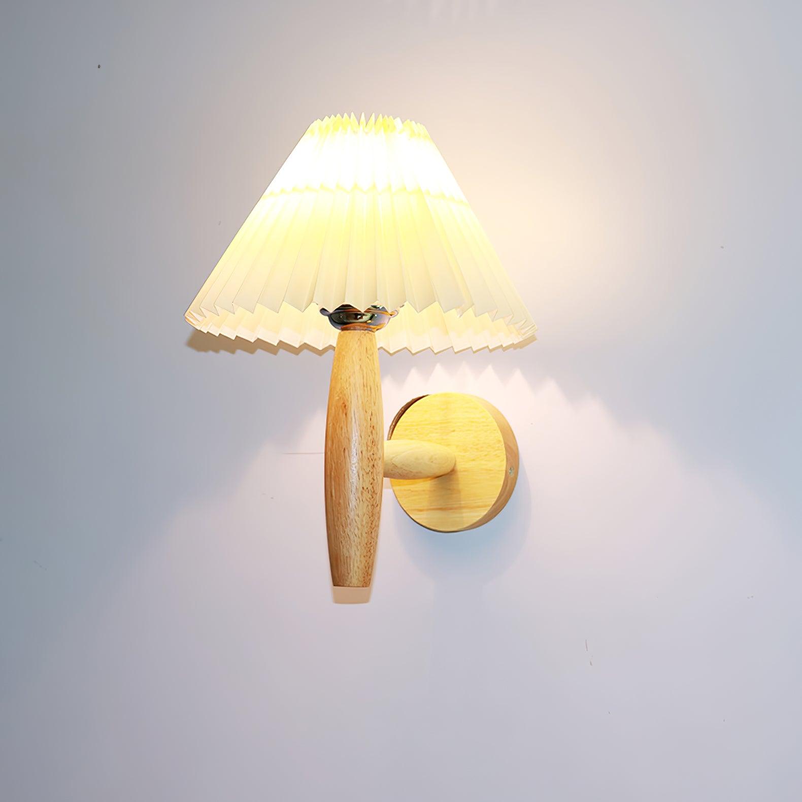 Oak Pleated Wall Light - Lumpaz