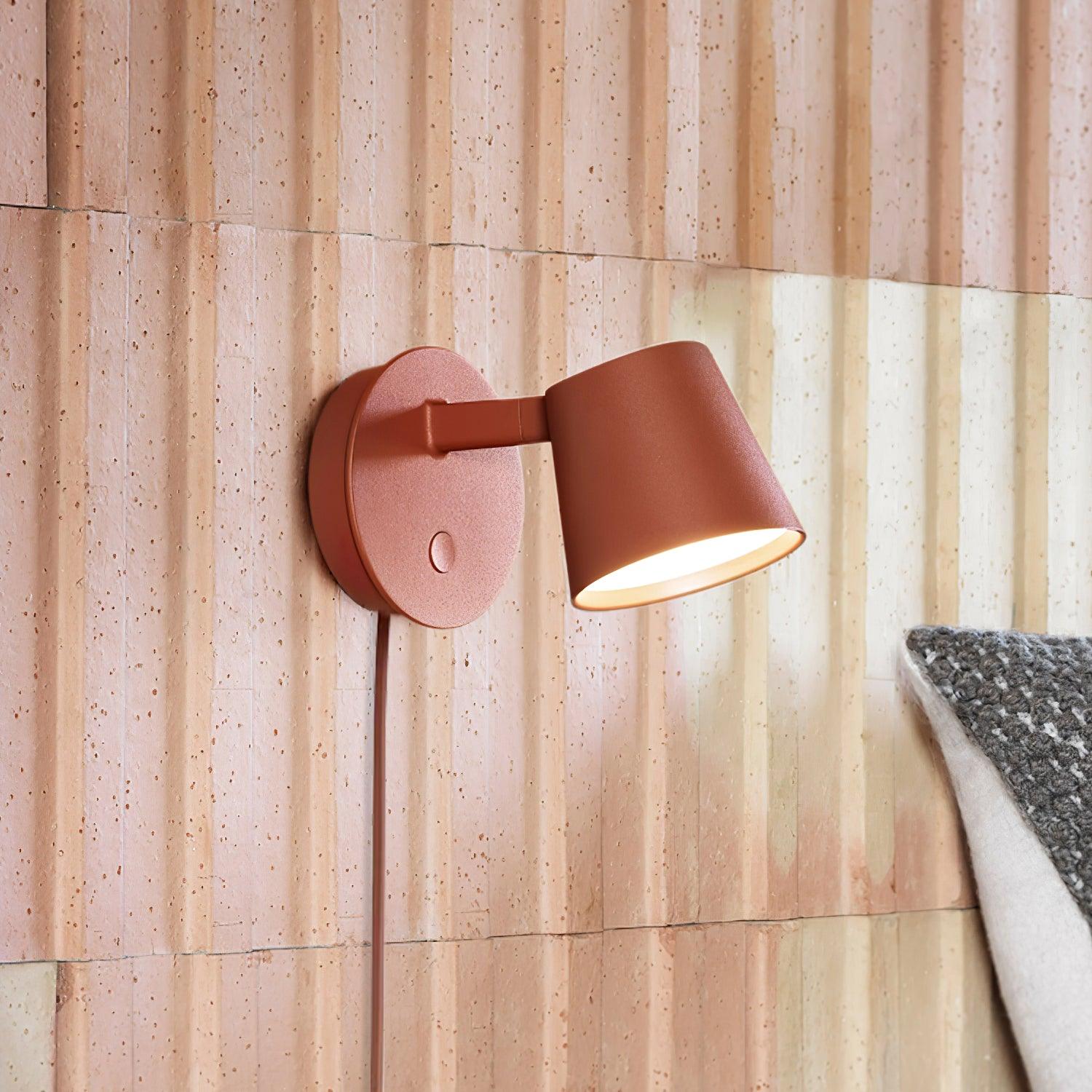 Tip Plug-In Wall Lamp - Lumpaz