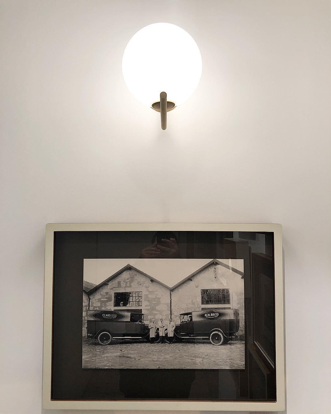 Blown Glass Opal Glass Wall Lamp - Lumpaz