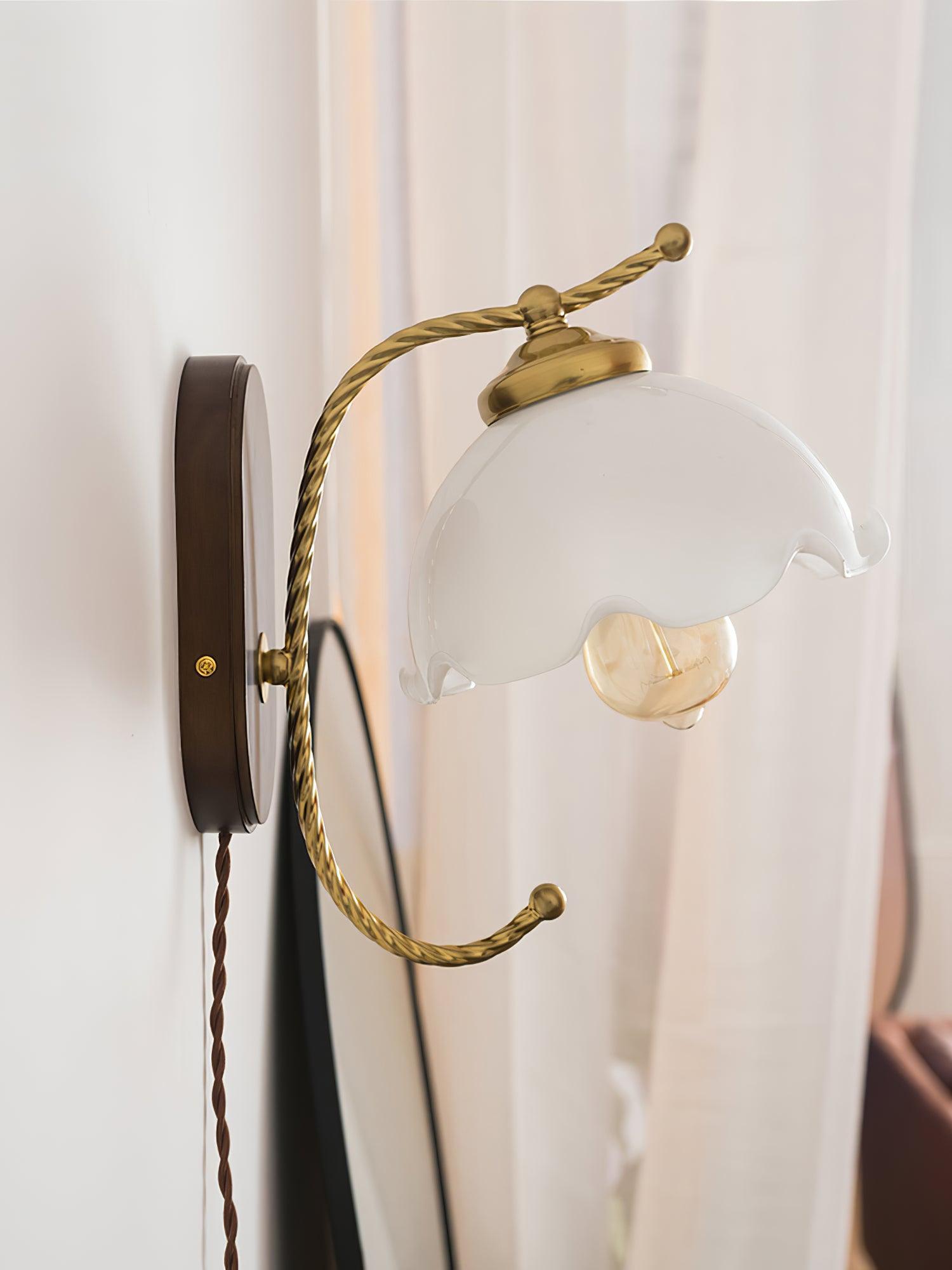 Milky Flower Wall Light - Lumpaz