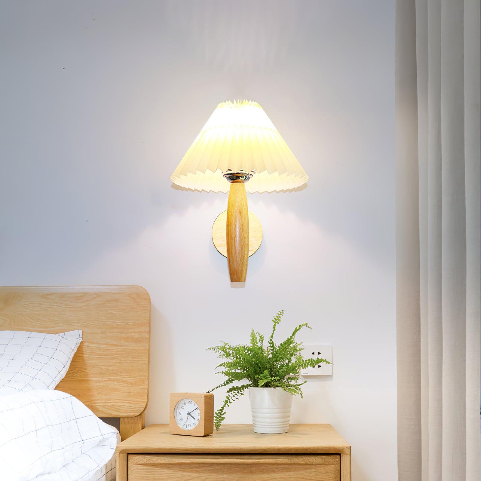 Oak Pleated Wall Light - Lumpaz